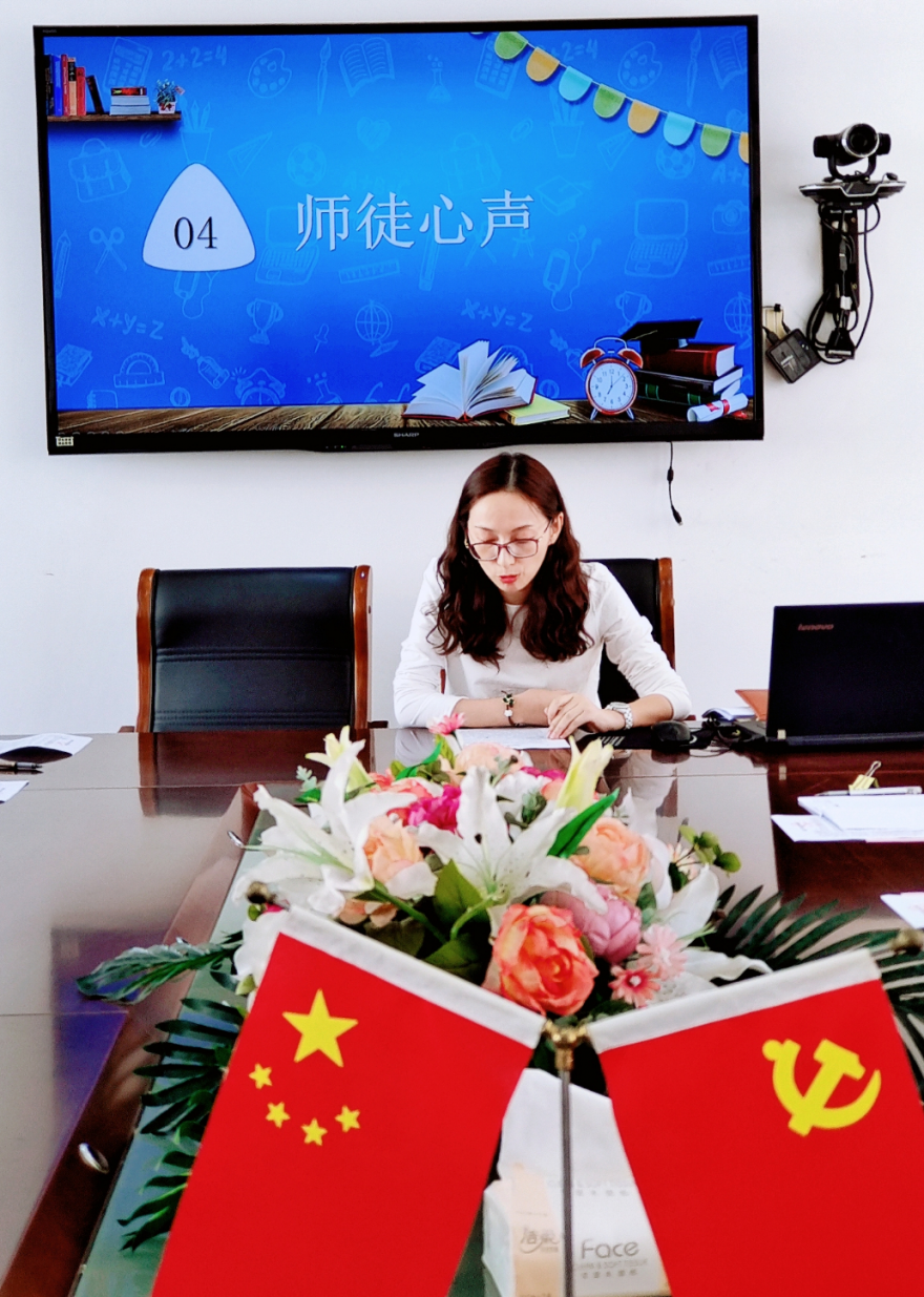 师傅代表发言.jpg 师傅代表发言.jpg
