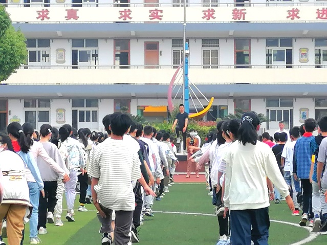 8b05092b7e1b4e77897d5c3a166e2116.jpg